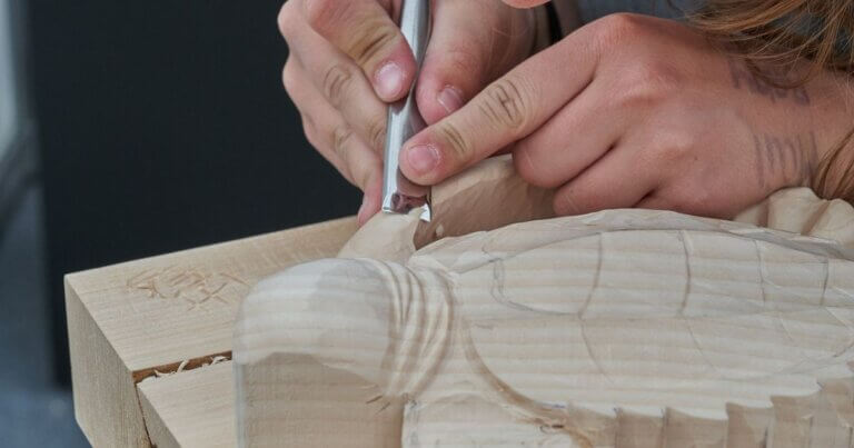 Is Crocodile Wood Good for Carving? – Timber Blogger